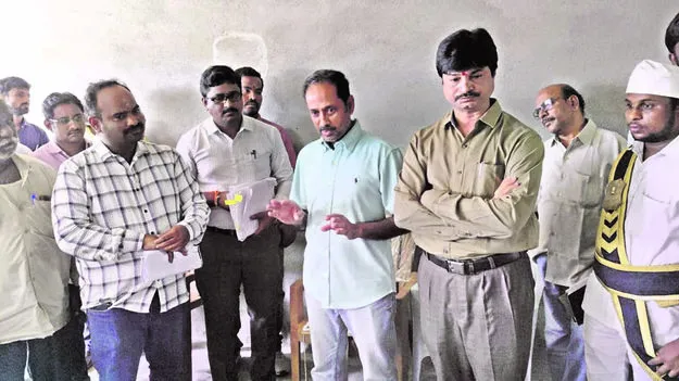 MLA:  కార్మికులకు న్యాయం చేస్తాం