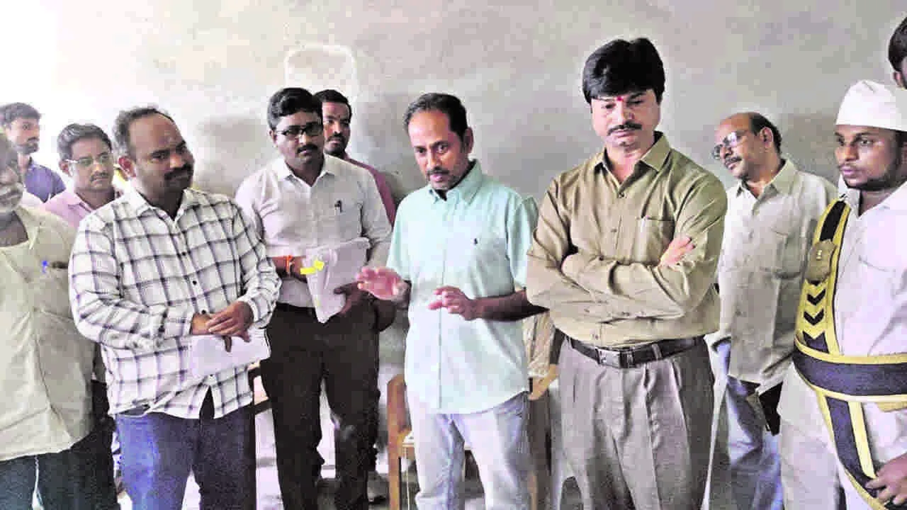 MLA:  కార్మికులకు న్యాయం చేస్తాం