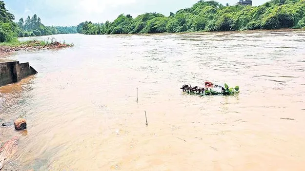 శారదా నదిలో పెరిగిన వరద