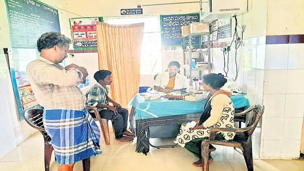 పీహెచ్‌సీల్లో అరకొర వైద్యం