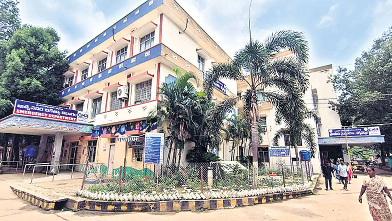 నర్సీపట్నం ఆస్పత్రిలో చురుగ్గా అభివృద్ధి పనులు 