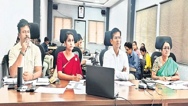 సక్రమంగా రెవెన్యూ సేవలు