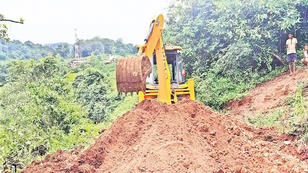 చందాలతో వీరవరానికి రోడ్డు