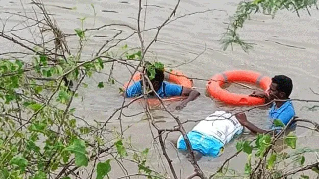 చల్లకాలువలో గల్లంతైన   వృద్ధుడి మృతదేహం లభ్యం 