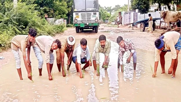    ఎమ్మెల్యే కనబడితే సమాచారమివ్వండి 