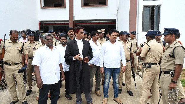 ఐదుగురిపై నేర నిర్ధారణ  ఫకఠారి దంపతుల హత్యకేసులో     16మందికి ఉపశమనం