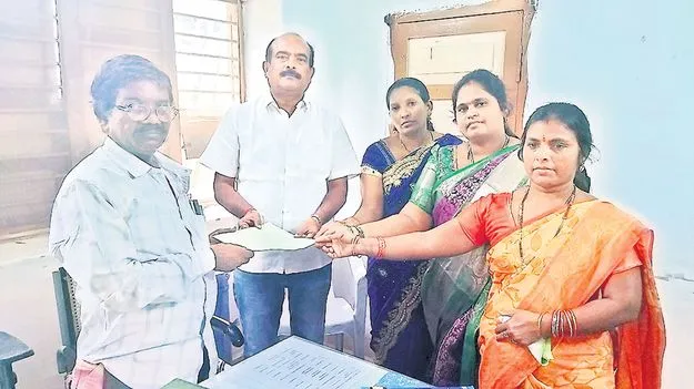 ఎలమంచిలి ఎంపీపీపై అవిశ్వాసం