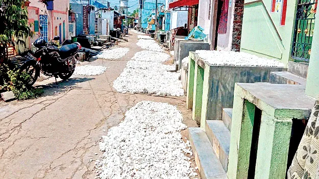  పత్తి రైతు కంట క‘న్నీరు’