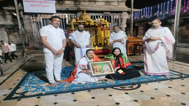 మహానందీశ్వరుడి సన్నిధిలో ఎస్పీ దంపతులు