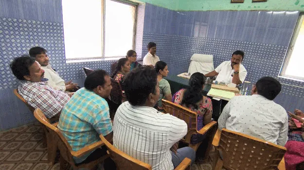 హాస్టళ్లలో విద్యార్థుల సంఖ్యను పెంచాలి