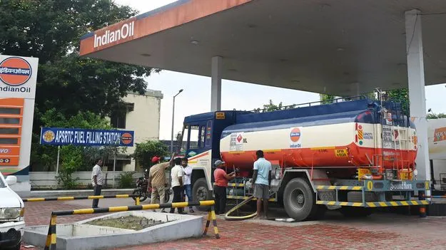 ఆర్టీసీ పెట్రోలు తాగేశారు!