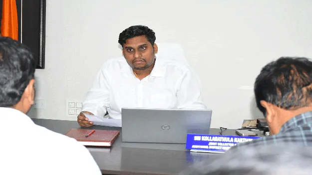 రైతులు పేర్లు నమోదు చేసుకోవాలి: జేసీ