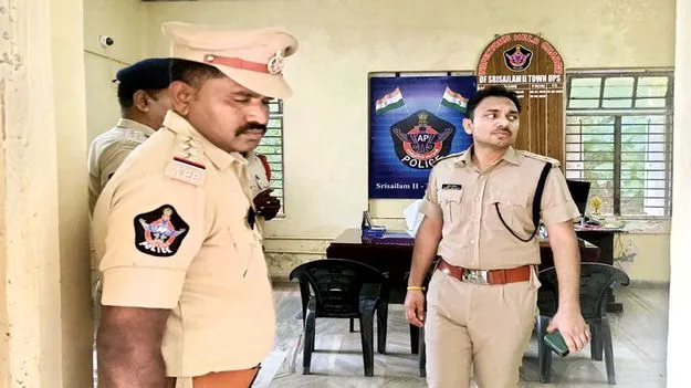 నేరాలను అదుపులోకి తీసుకువస్తాం : ఎస్పీ