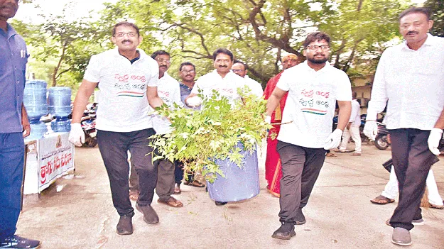 If we want our town to be better, we have to take the lead. మన ఊరు బాగుండాలంటే..  మనమే ముందడుగు వేయాలి 