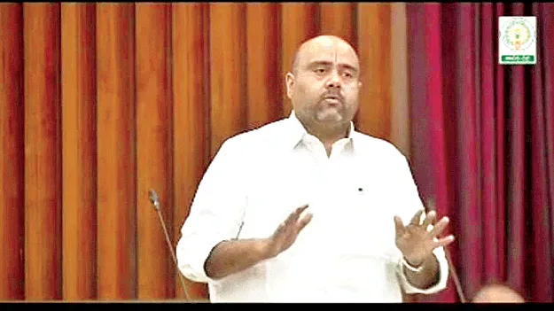 YCP leader robbed వైసీపీ నేతకు దోచిపెట్టారు