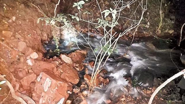 టీజీ ప్రధాన కాలువకు గండి 