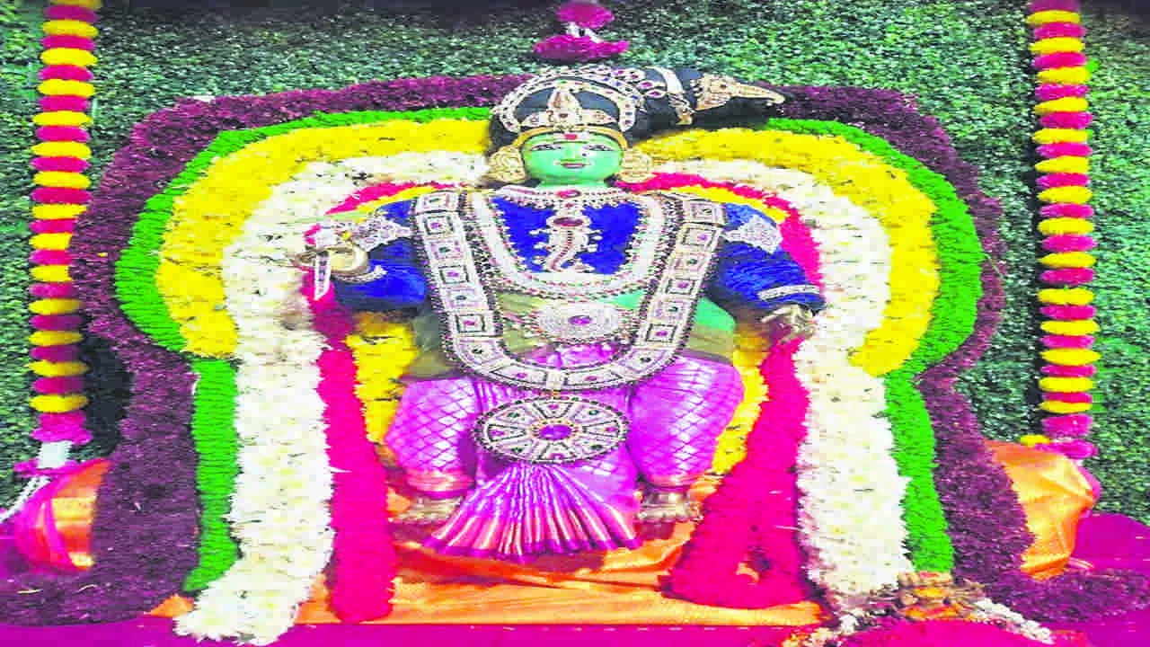 GOD: కోర్కెలు తీర్చే మీనాక్షి