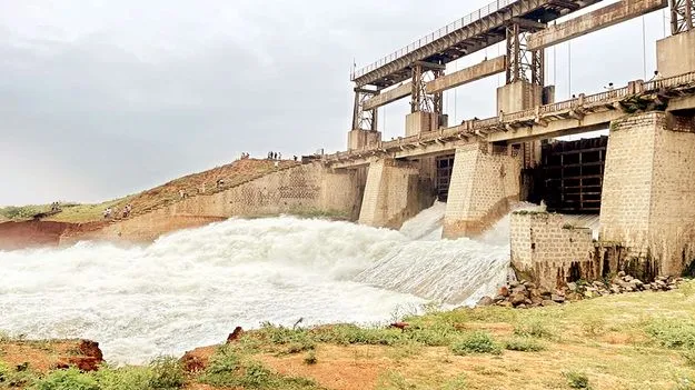 హంద్రీకి నీటి విడుదల 