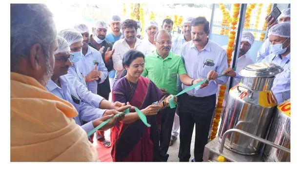 సరపట్లపల్లె వద్ద హెరిటేజ్‌ చిల్లింగ్‌ సెంటర్‌ 