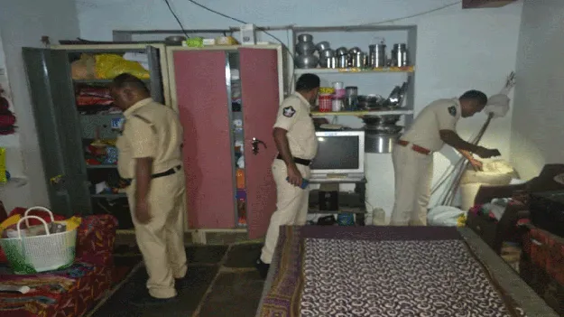   గ్రామాల్లో కార్డన సెర్చ్‌