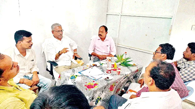  సకాలంలో రుణాలు ఇవ్వండి