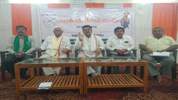 పెండింగ్‌ ప్రాజెక్ట్‌లను పూర్తి చేయాలి