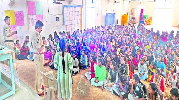 POLICE: మహిళా భద్రతపై పోలీసుల చర్యలు