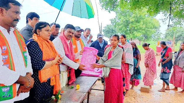 గిరిజనుల అభివృద్ధికి ప్రధాని కృషి      