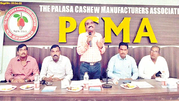 తగ్గించిన ధరల బోర్డులు ప్రదర్శించాలి 