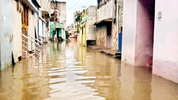 జిల్లాలో భారీ వర్షం