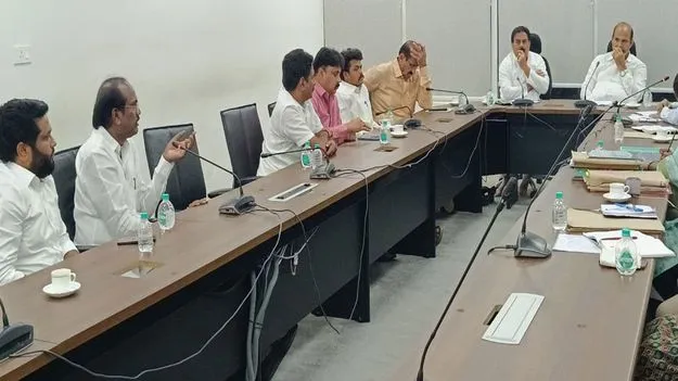 మానవీయ కోణంలో పరిష్కరించండి