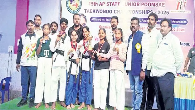 రాష్ట్ర స్థాయి తైక్వాండో పోటీల్లో పతకాల పంట