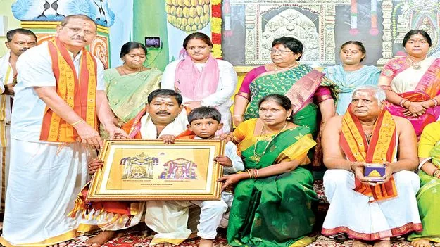 మల్లన్న సన్నిధిలో మంత్రి బాల వీరాంజనేయస్వామి