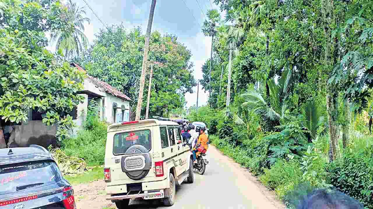 గౌరీపట్నం రూట్లో ట్రాఫిక్‌ కష్టాలు