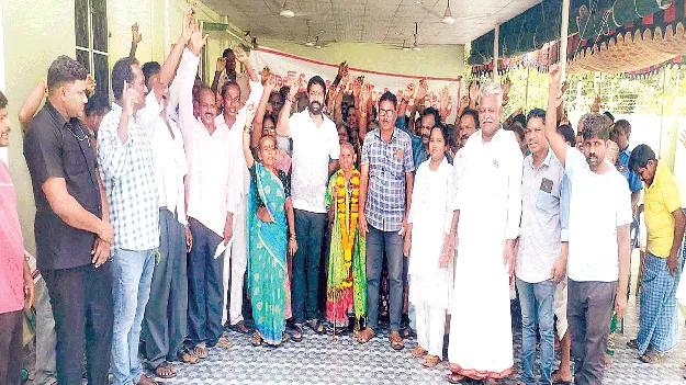 నేటి నుంచి నిరాహార దీక్షలు