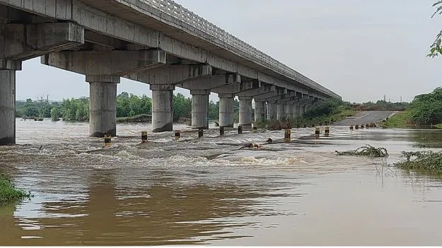 తొలగిన తుఫాన్‌ ముప్పు 