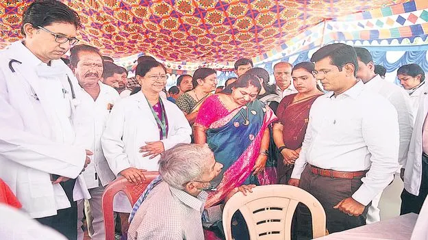 స్వస్థ్‌ నారీ వైద్య శిబిరానికి విశేష స్పందన 