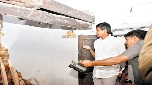 We emerged with foresight. ముందుచూపుతో బయటపడ్డాం