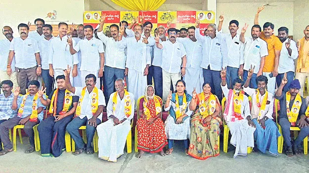 టీడీపీలో క్రమశిక్షణతో మెలగాలి