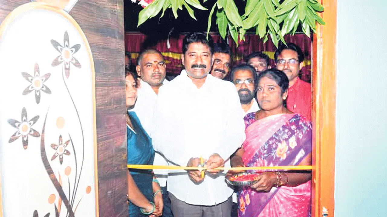 ప్రతి పేదవాడికీ సొంత ఇల్లు