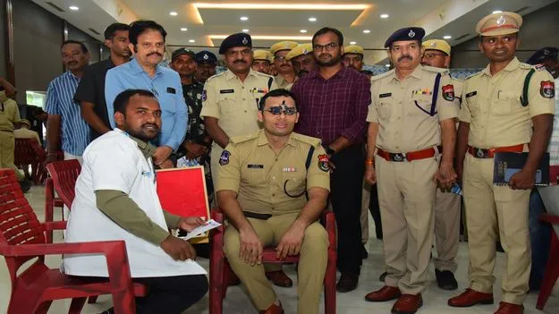  Karimnagar:   పోలీసులకు సీపీఆర్‌పై శిక్షణ