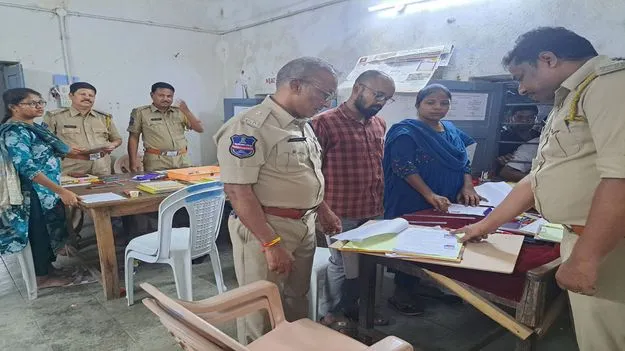 రాత్రి వరకు కొనసాగిన మద్యం టెండర్ల స్వీకరణ