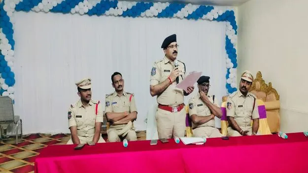 నిబంధనలు పాటించని వారి లైసెన్సులు రద్దు చేస్తాం 