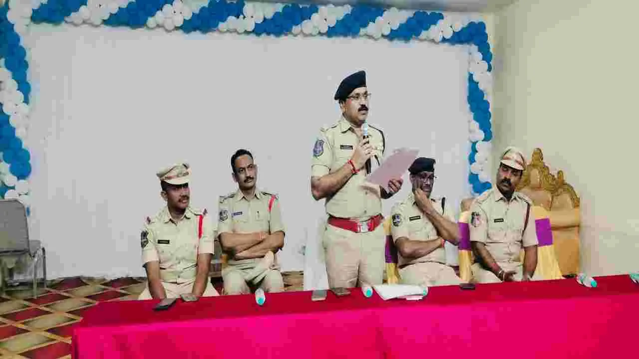నిబంధనలు పాటించని వారి లైసెన్సులు రద్దు చేస్తాం