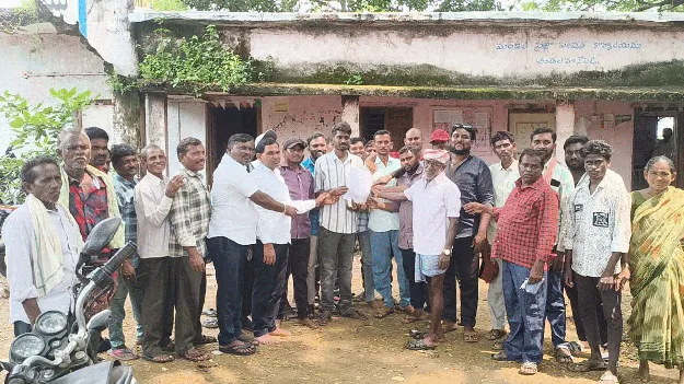 వేతనాలు వెంటనే విడుదల చేయాలి