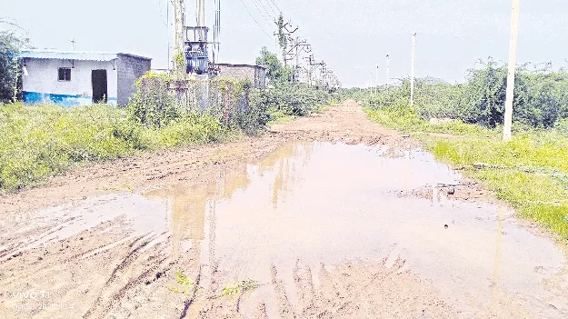 జగనన్న కాలనీల్లో కన్నీళ్ల వ్యథలు