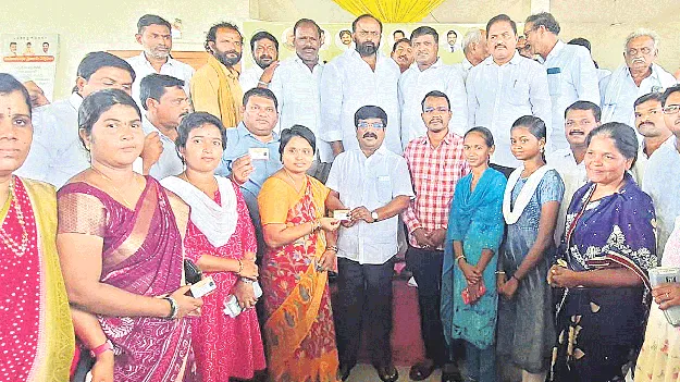 ప్రజాసౌలభ్యం కోసమే స్మార్డ్‌ రేషన్‌ కార్డులు