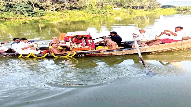  రామతీర్థంలో తెప్పోత్సవం 