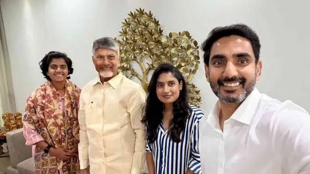 AP Govt Honours Cricketer Sricharani: శ్రీచరణికి రూ 2.5 కోట్లు
