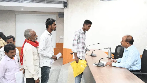 ప్రజావాణి దరఖాస్తులను క్షేత్రస్థాయిలో పరిశీలించాలి